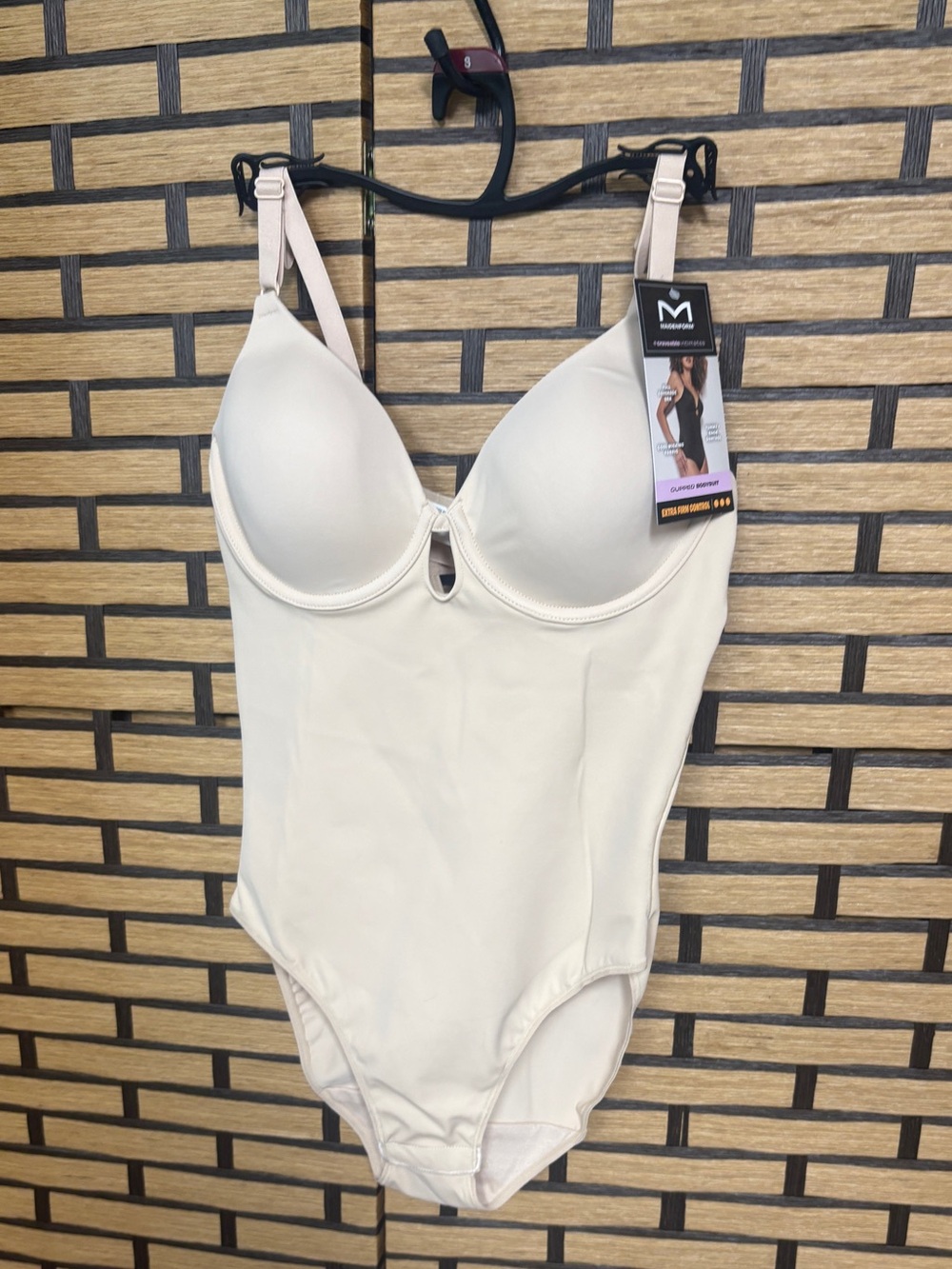 Maidenform tan extra firm control cupped bodysuit shapewear size Small